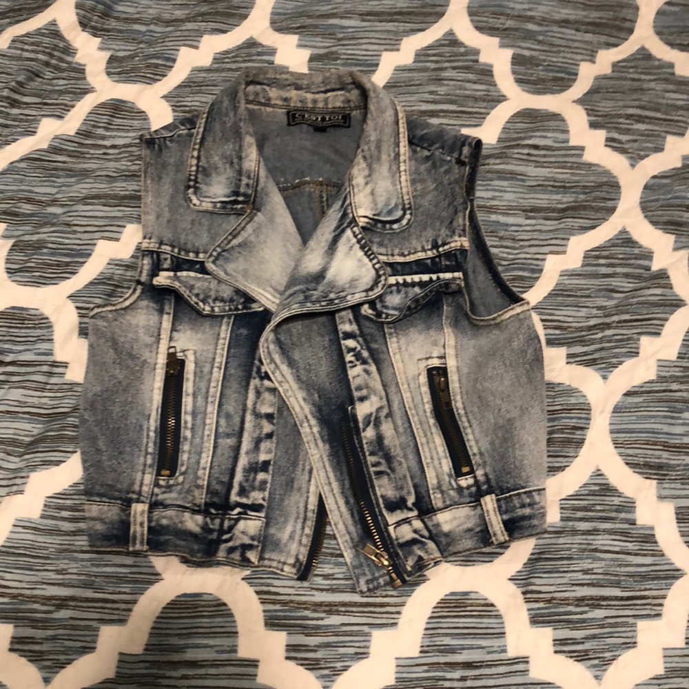 SUPER cute denim vest
